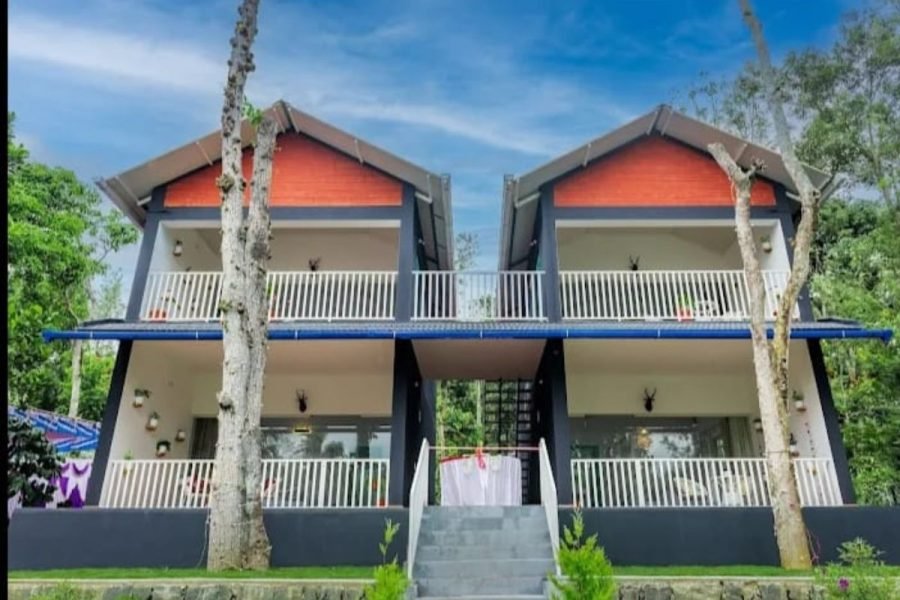 3-Day Escape: Mysore to Coorg with Campfire & Backwaters