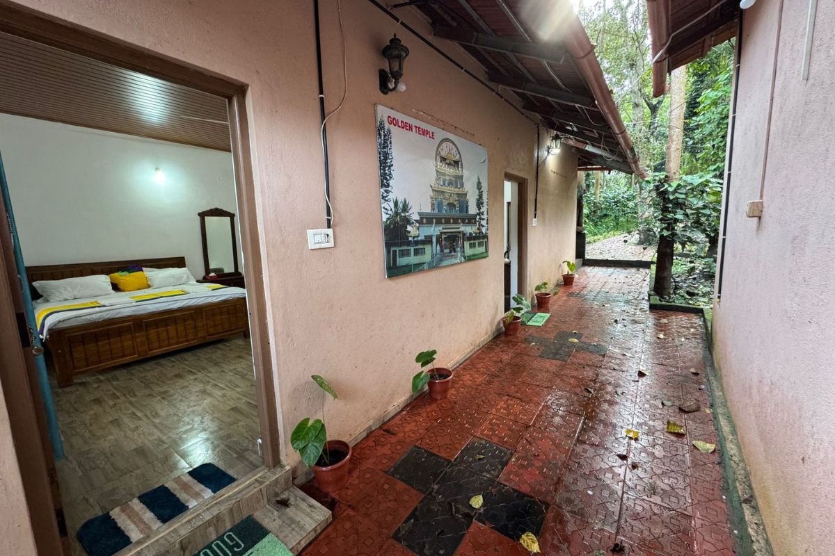 Room (Mumbai)
