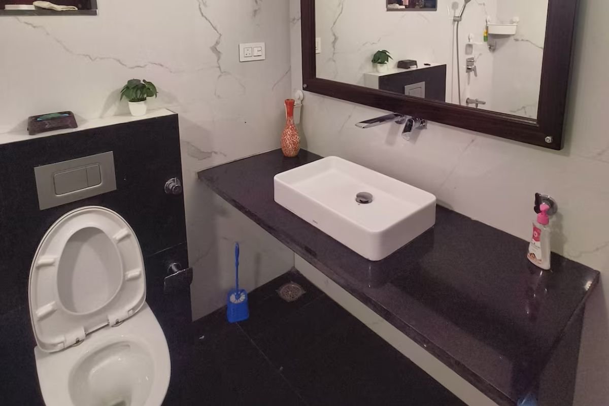 Reevilla Estate Stay bathroom