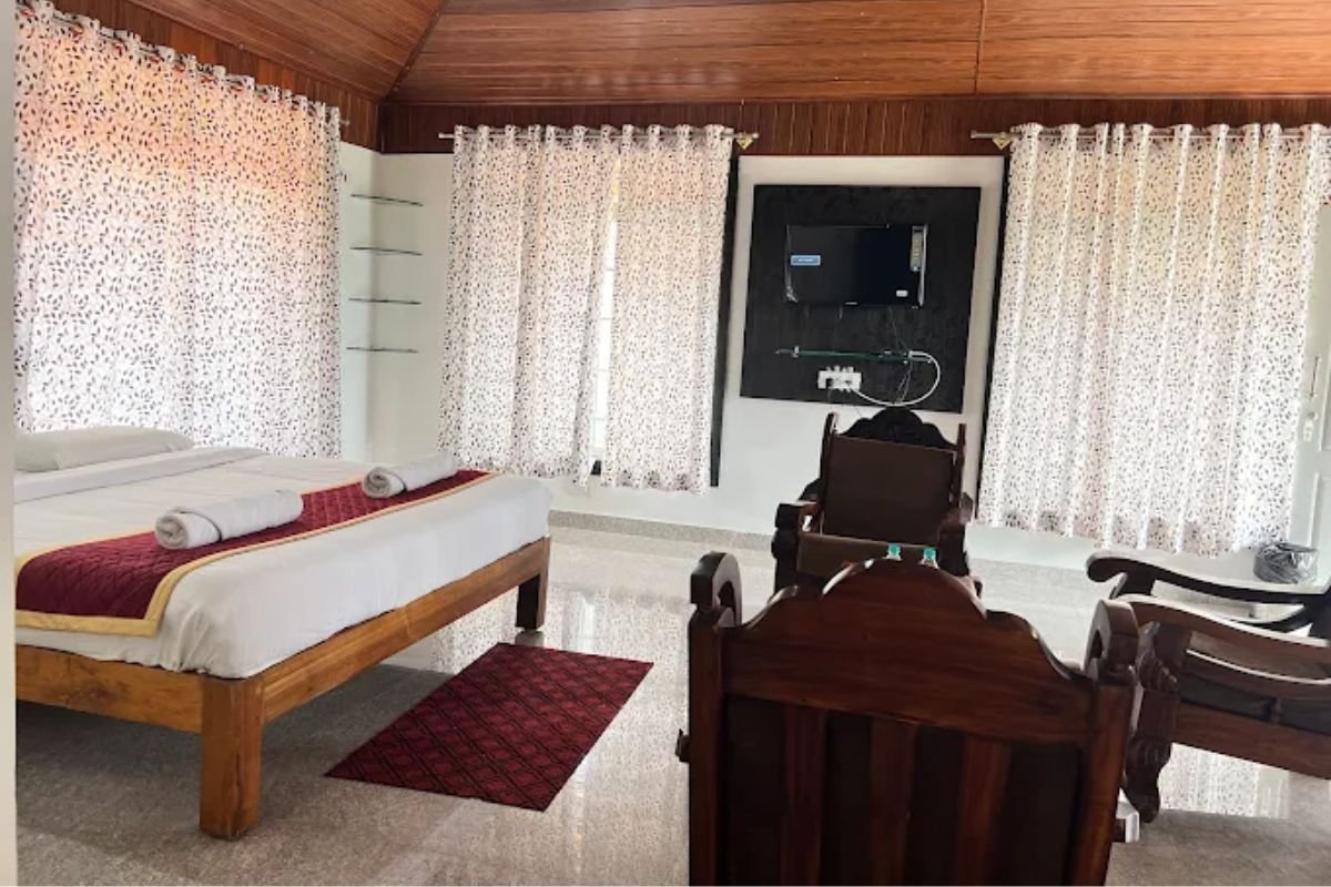 Balcony rooms